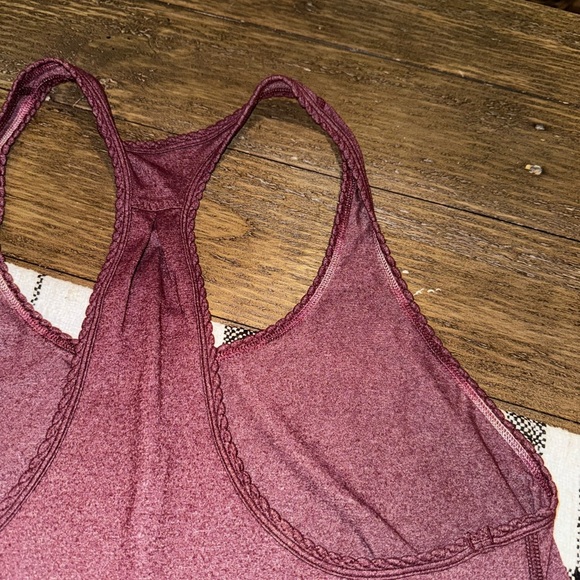 Lululemon Burgundy Scoop Neck Racerback Tank Top Size 6 - Picture 4 of 4